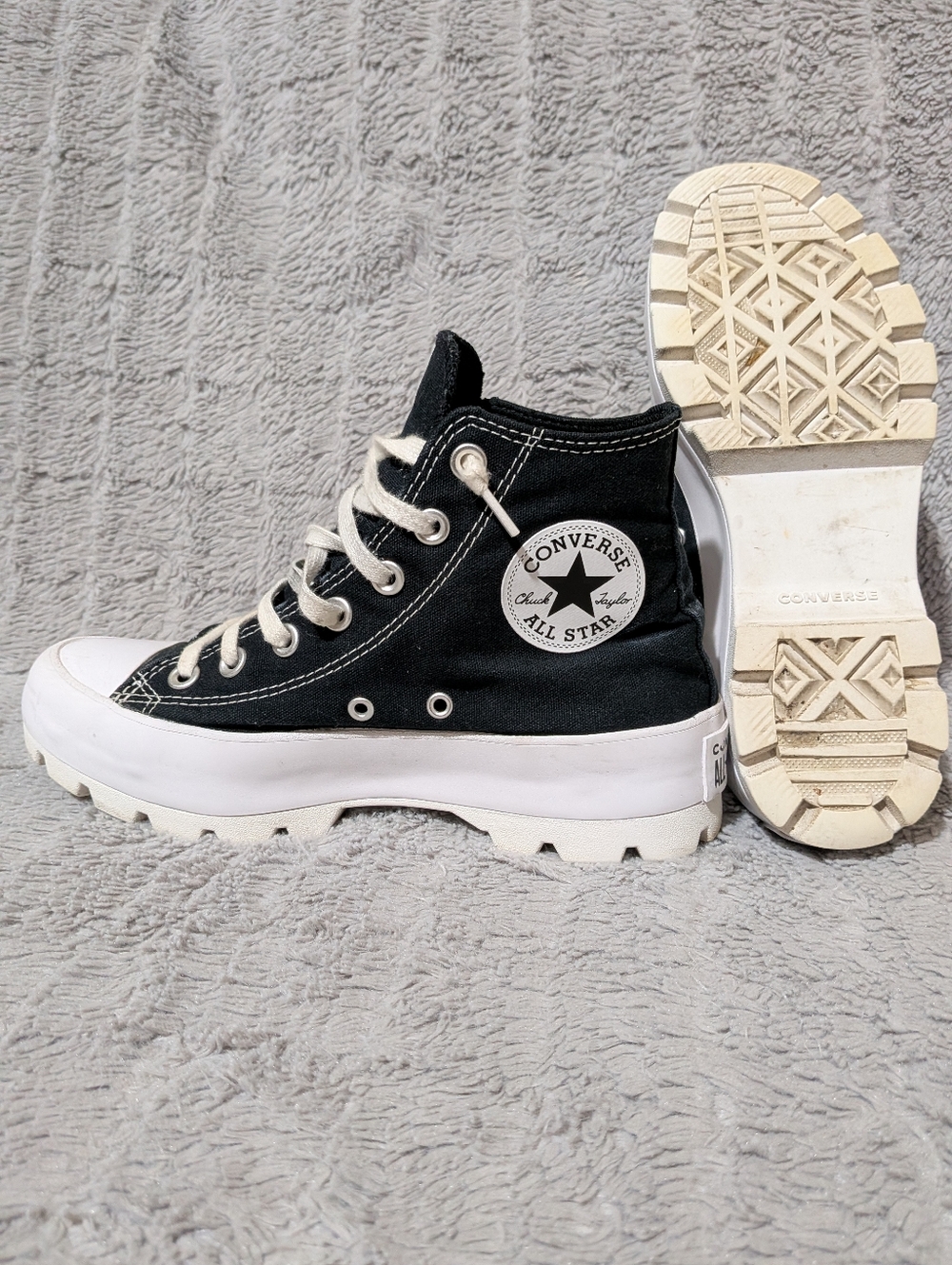 Converse Chuck Taylor All Star Platform High Top - Black and White Women's Size7